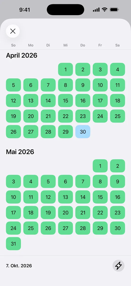 Der Habit-Kalender in Kyro auf dem iPhone, ein April mit einem Tag, den ein Streak Freeze gerettet hat.
